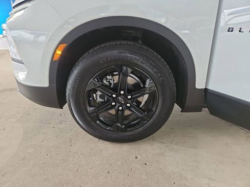 Used 2025 Chevrolet Blazer LT w/ Convenience Package FWD image 27