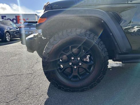 Used 2021 Jeep Wrangler Unlimited Sport AWD/4WD image 17