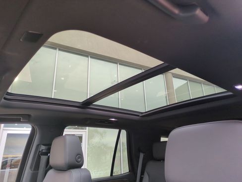 Certified 2022 Chevrolet Tahoe Z71 w/ Luxury Package image 14