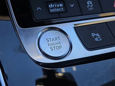 Used 2019 Audi Q8 Premium Plus w/ Premium Plus image 28