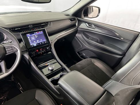 Used 2023 Jeep Grand Cherokee Altitude image 23