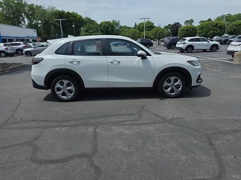 Used 2025 Honda HR-V LX image 8