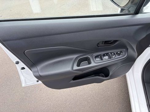 Used 2022 Nissan Versa S image 14