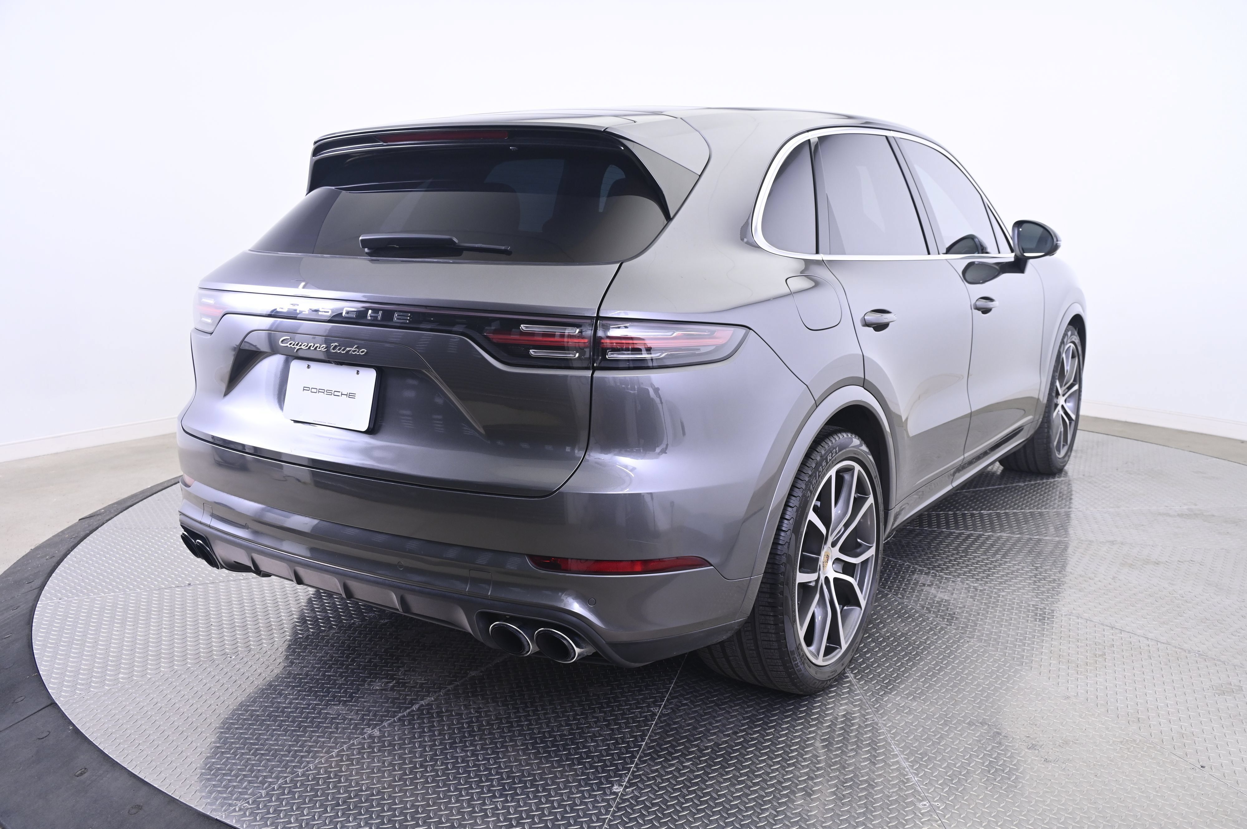 Certified 2023 Porsche Cayenne Turbo AWD/4WD image 7