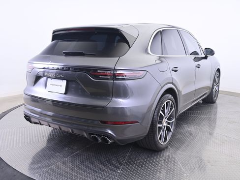 Certified 2023 Porsche Cayenne Turbo AWD/4WD image 7
