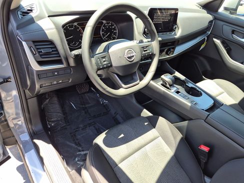 New 2026 Nissan Rogue SV FWD image 9