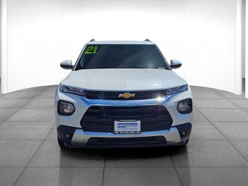 Used 2021 Chevrolet TrailBlazer LT w/ Premium Seating Package FWD image 2