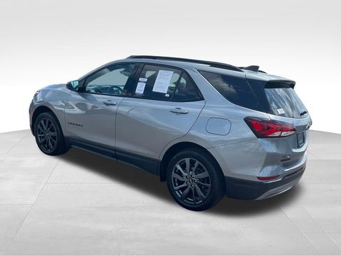 Used 2023 Chevrolet Equinox RS AWD/4WD image 3