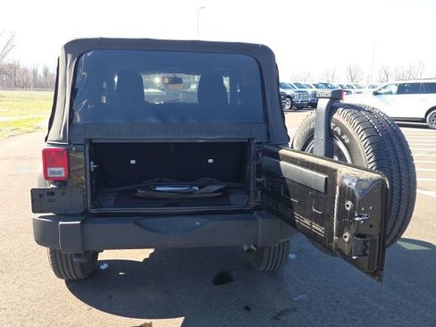 Used 2018 Jeep Wrangler Sport image 10