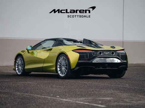 Used 2025 McLaren Artura Spider image 7