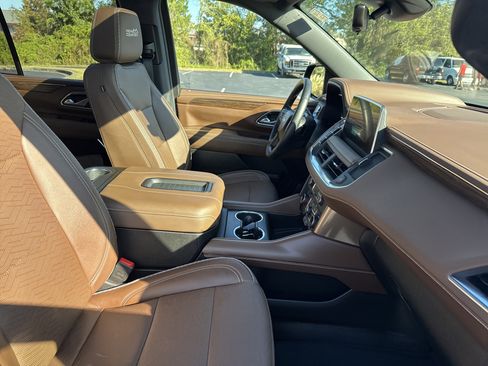 Used 2024 Chevrolet Tahoe High Country image 36