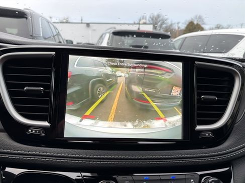 New 2026 Chrysler Pacifica Select image 20