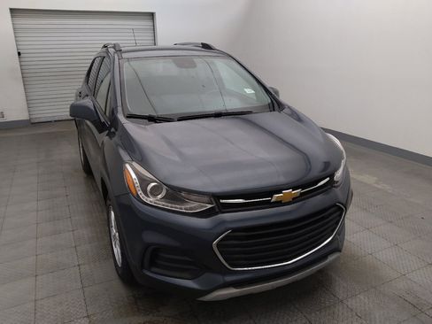 Used 2021 Chevrolet Trax LT w/ LT Convenience Package FWD image 14