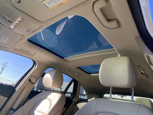 Used 2021 Mercedes-Benz GLC 300 4MATIC image 16