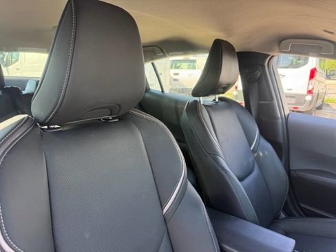 Used 2024 Toyota Prius XLE FWD image 9