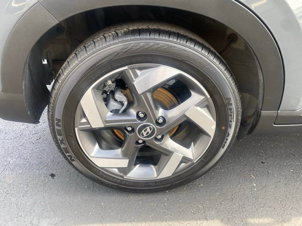 Used 2025 Hyundai Venue SEL FWD image 15