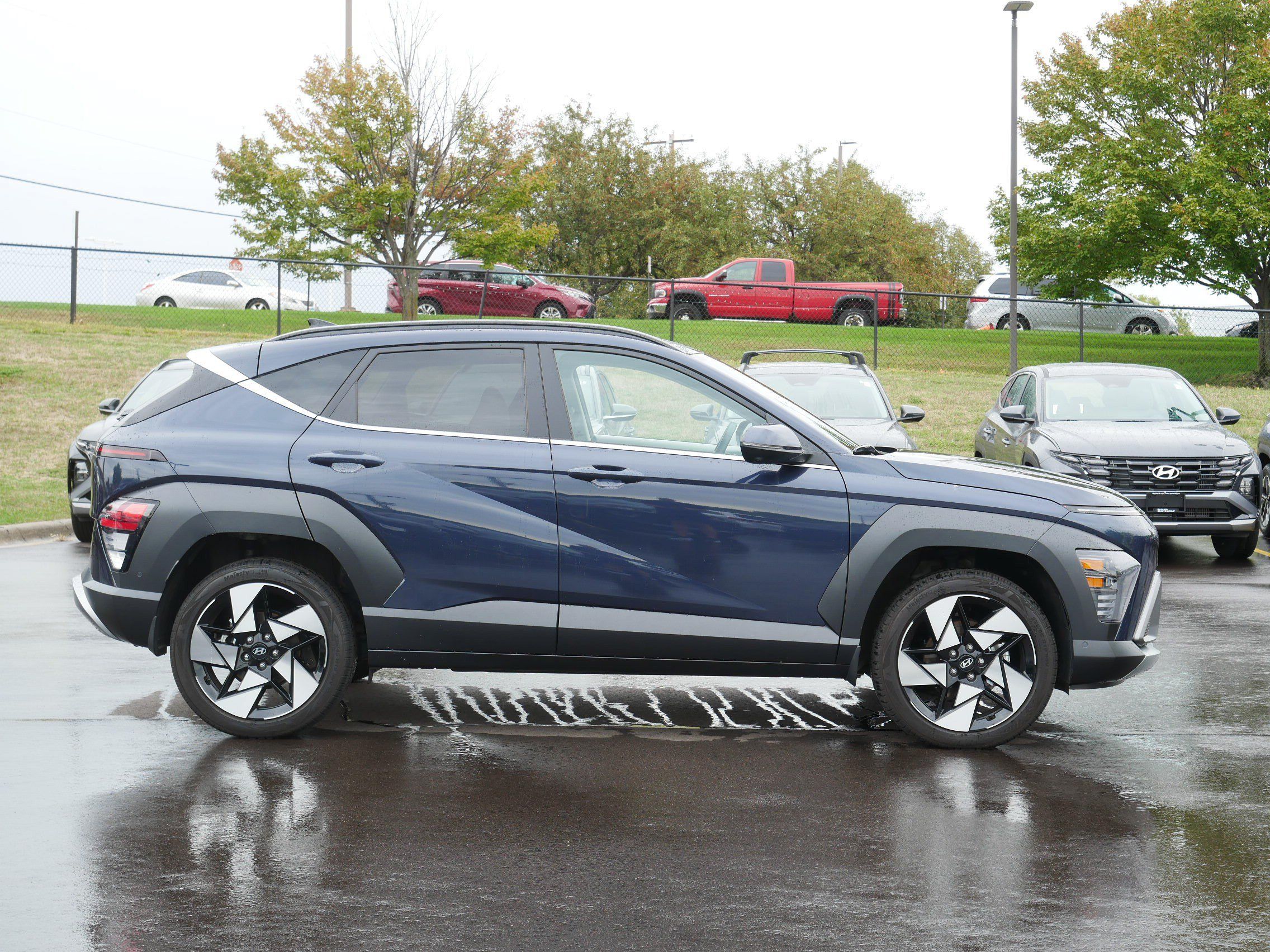 Used 2024 Hyundai Kona Limited AWD/4WD image 5