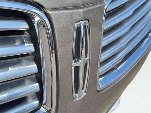 Used 2017 Lincoln MKC Premiere image 4