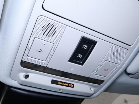 Used 2020 Land Rover Range Rover Evoque S image 23