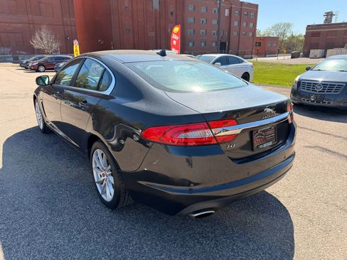Used 2015 Jaguar XF Premium RWD image 3