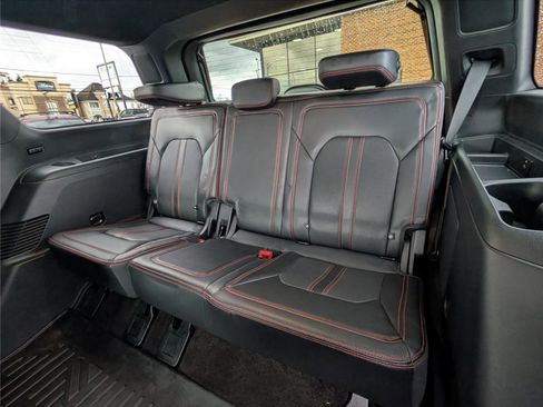 Used 2023 Ford Expedition Limited image 15