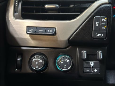 Used 2017 GMC Yukon XL Denali w/ Open Road Package image 38