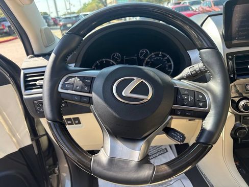 Used 2023 Lexus GX 460 Luxury w/ Accessory Package AWD/4WD image 13