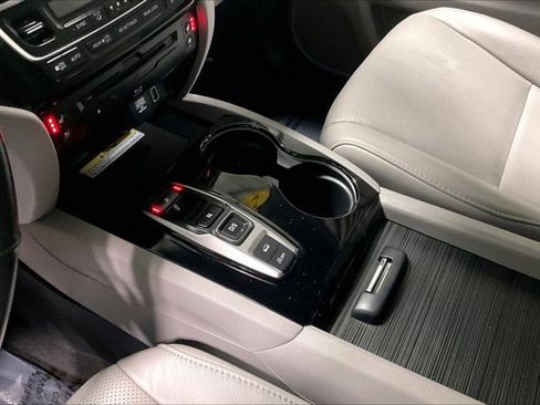 Used 2020 Honda Pilot Elite image 17