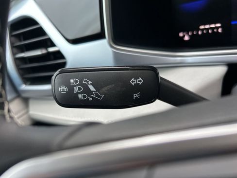 Certified 2025 Volkswagen Taos SE w/ Panoramic Sunroof Package image 29