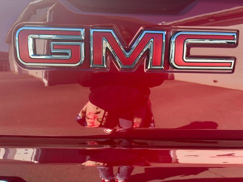 Used 2019 GMC Sierra 1500 SLE w/ SLE Value Package image 44