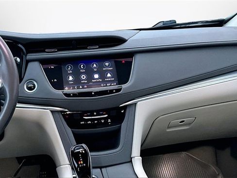 Used 2021 Cadillac XT5 Premium Luxury image 6
