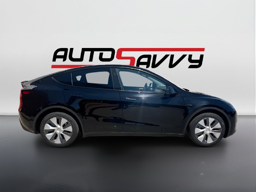 Used 2024 Tesla Model Y Long Range AWD/4WD image 8