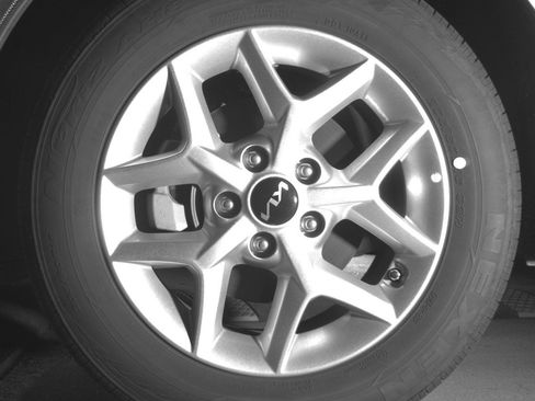 Used 2025 Kia Soul LX w/ LX Technology Package image 12