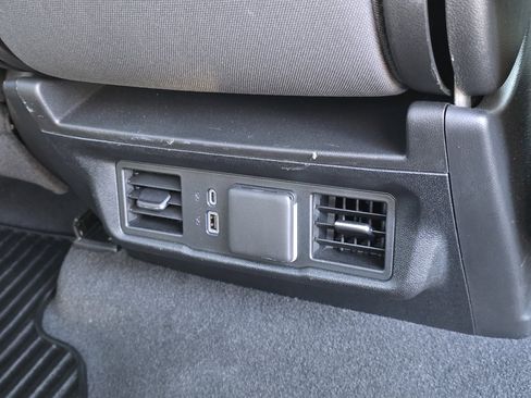 Used 2024 Chevrolet Silverado 1500 LT image 29