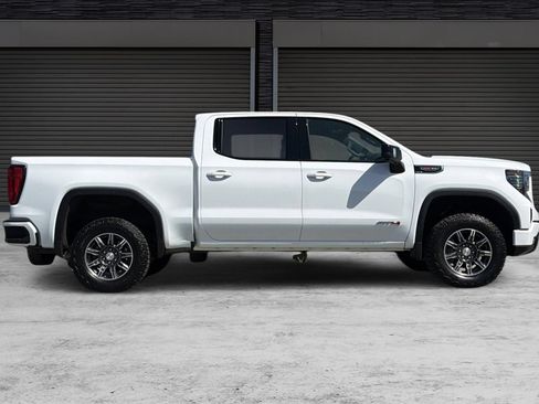 Used 2025 GMC Sierra 1500 AT4 AWD/4WD image 3