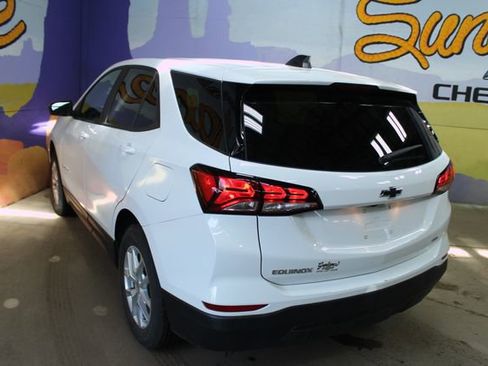 Used 2024 Chevrolet Equinox LS w/ LS Convenience Package AWD/4WD image 5
