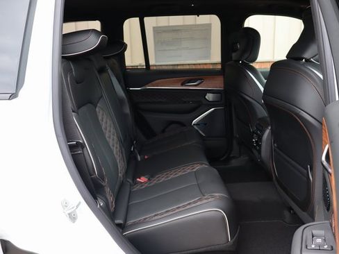 New 2025 Jeep Grand Cherokee Summit image 47