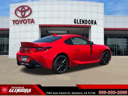 Used 2025 Toyota GR86 Premium w/ ALL Weather Mat Package (TMS) RWD image 11