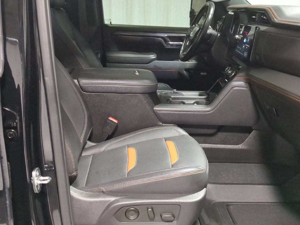 Used 2024 GMC Sierra 2500 AT4 w/ AT4 Premium Plus Package AWD/4WD image 27