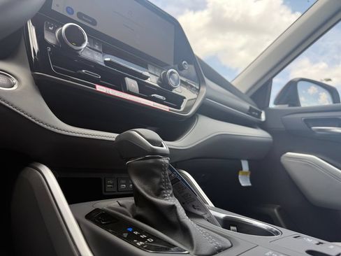 New 2026 Toyota Highlander XLE AWD/4WD image 19