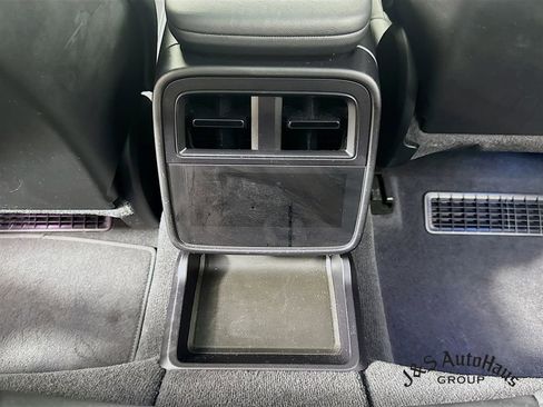 Used 2021 Porsche Taycan image 31