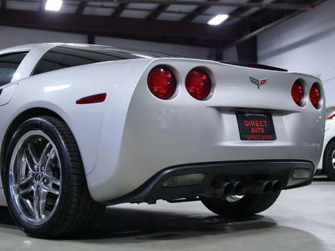 Used 2006 Chevrolet Corvette Coupe 2D image 17