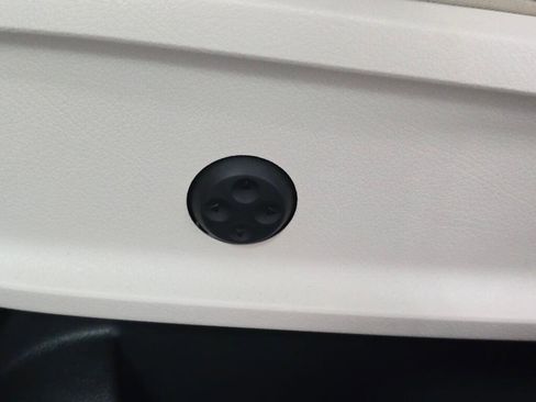 Certified 2025 Mercedes-Benz GLB 250 4MATIC image 34