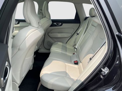 Used 2020 Volvo XC60 T5 Momentum AWD/4WD image 16