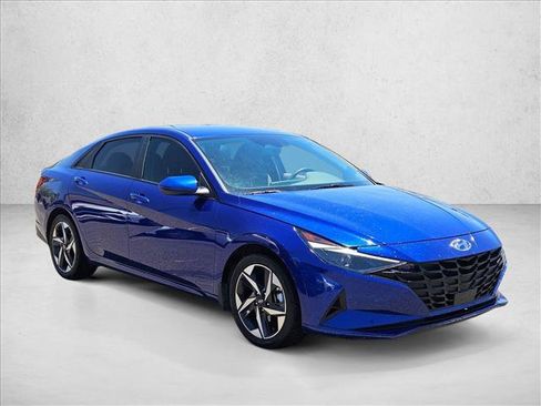 Certified 2023 Hyundai Elantra SEL w/ Convenience Package FWD image 3