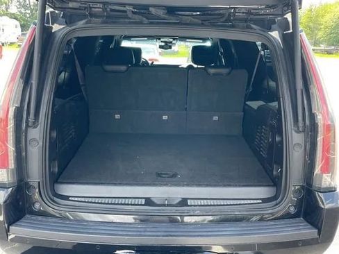 Used 2017 Cadillac Escalade ESV Platinum AWD/4WD image 34