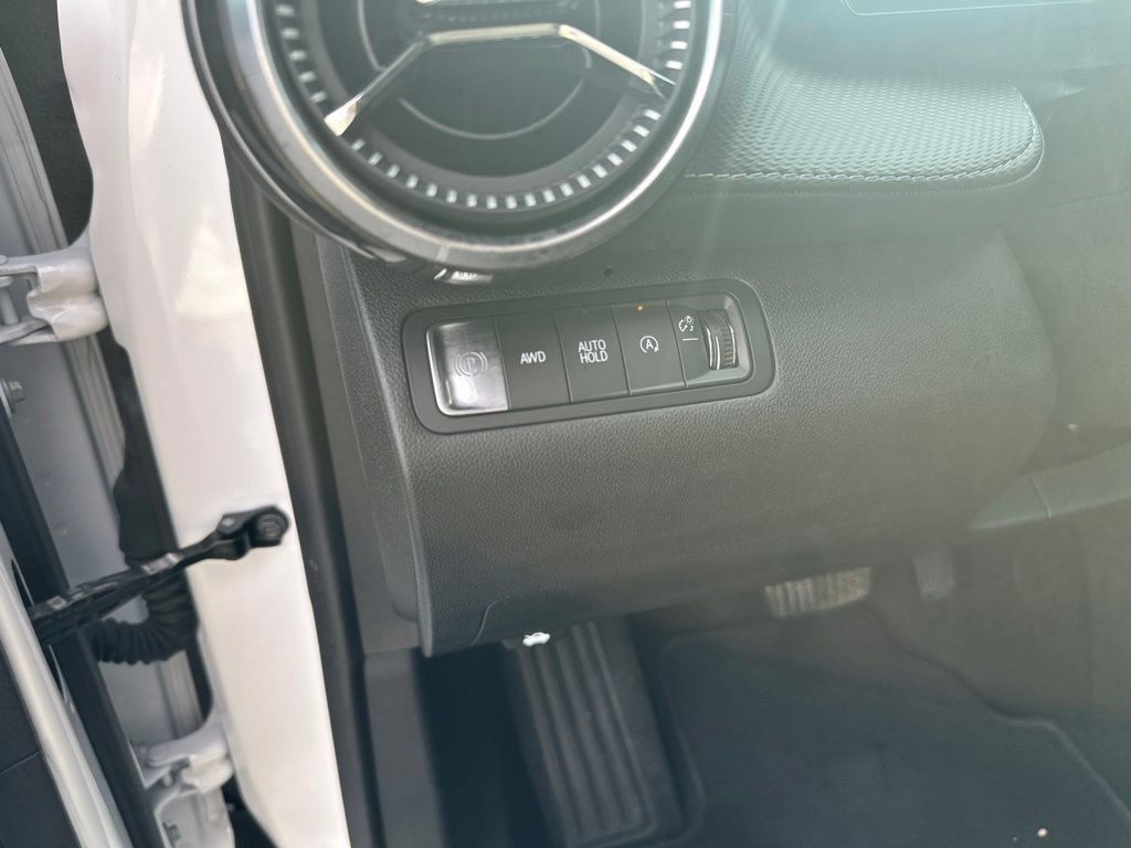 Used 2025 Chevrolet Equinox LT AWD/4WD image 15