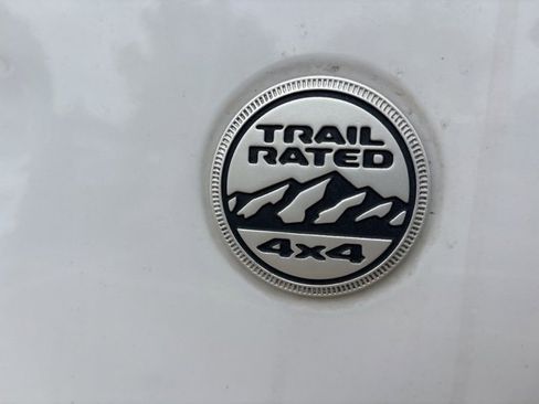 Used 2020 Jeep Wrangler Unlimited Sahara image 7