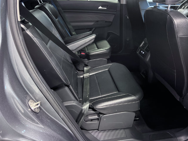 Certified 2023 Volkswagen Atlas SE w/ Panoramic Sunroof Package FWD image 13