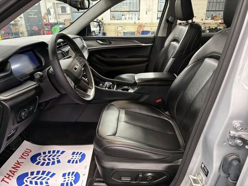 Used 2023 Jeep Grand Cherokee Limited w/ Trailer Tow Prep Group (B) image 10